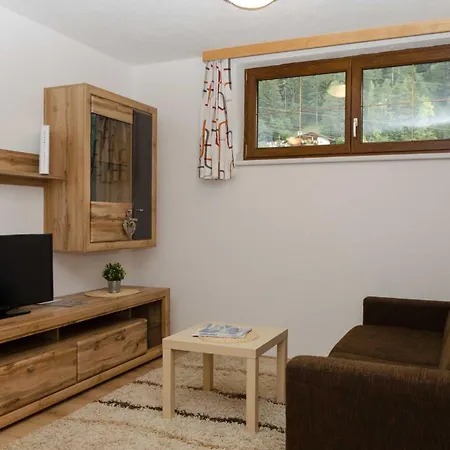 Haus Alpin * بيتنيو آم أرلبرغ